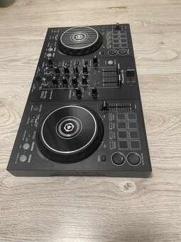 Pioneer DDJ 400 a sluchadlá - 2