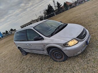 Chrysler Voyager 7 miestne - 2