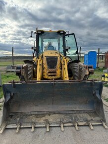 Predam traktorbager komatsu wb97s5...2011 - 2