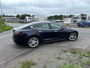 Tesla model S 85 - 2