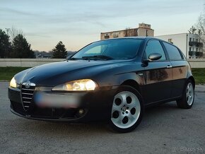 Alfa Romeo 147  1.9jtd 110kw  Manuál 6-rychlostný  Rok 2005 - 2