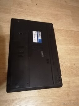 Predám 15.6" notebook Asus X55A, windows 10 SK. - 2