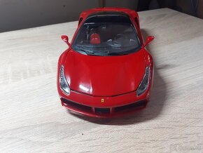 Bburago Ferrari 488GTB 1/18 - 2