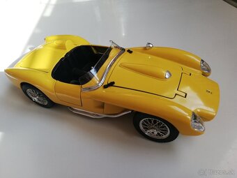 1:18 FERRARI 250 testarossa - 2