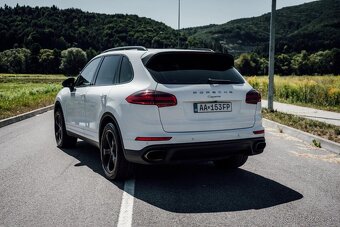 Porsche Cayenne - 2