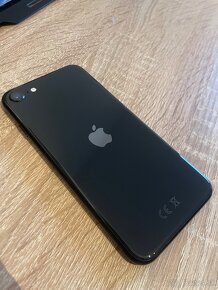 Predám iPhone SE 2020 64GB - 2