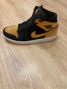 Tenisky Nike Air Jordan 1 Vivid Orange - 2