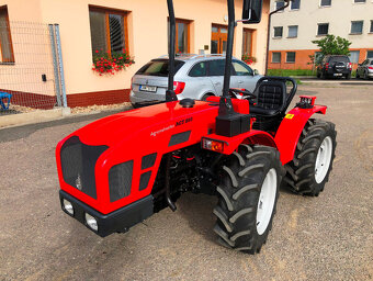 Malotraktor AGT 960 R - otočné pracovisko, 50 HP - 2