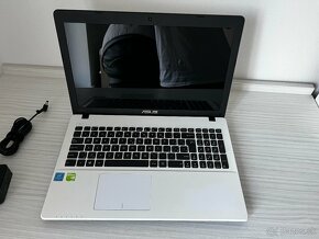 ASUS X552M - 4-core / 8GB RAM / 128GB SSD / Nvidia GT 920M - 2