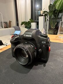 canon eos 5D mark ii + 50mm f 1,8 ef - 2