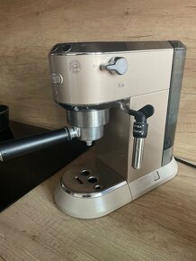 Pákový kávovar - Espresso DeLonghi DEDICA EC785.BG - 2