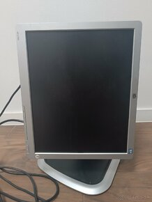 Predám 17" monitor HP L1750 - 2