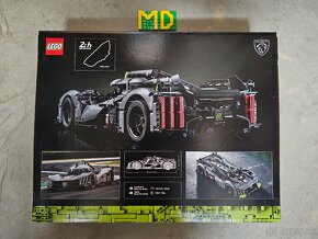 LEGO Technic 42156 PEUGEOT 9X8 24H Le Mans Hybrid Hypercar - 2