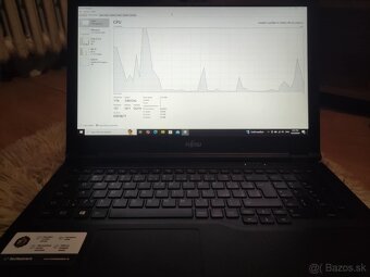 Predám notebook Fujitsu Lifebook E558 - 2