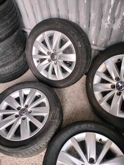 4ks alu disky orig. VW 5x112 r16 pneu 215/55 r16 - 2