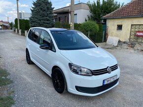 VW Touran 1.6TDi 77kW, Rok výroby 2014, navigácia - 2