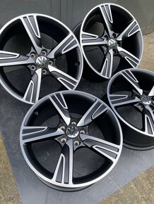 ✅ R18 ®️ originál VW 5x112 8J ET46 ✅ Passat Superb golf atd - 2