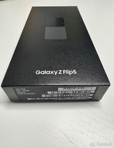 Samsung Galaxy Z Flip5 - 2