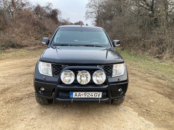 NISSAN NAVARA 2.5 dCi Double Cab 4x4 - 2