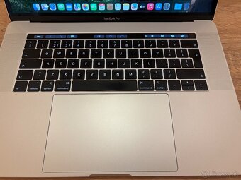 Apple MacBook Pro 15,4" - 2