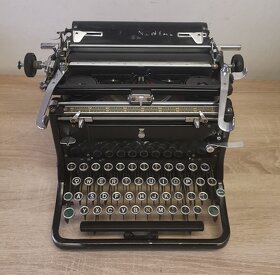 Funkčný starožitný písací stroj Continental z roku 1942 - 2