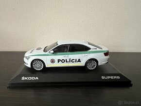 Skoda Superb III 1:43 Policia SR - 2