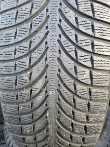 235/65R17 - 2