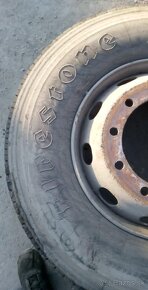 Autobus Karosa kolesá Firestone 295/80 R22,5 - 2