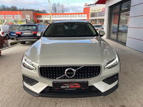 Volvo V60 Cross Country 2.0 D4 190 AWD MOMENTUM A/T - 2