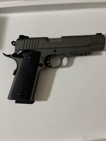 taurus 45 ACP pistol - 2