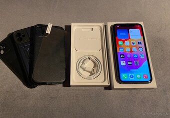 Iphone 11 64GB black, výborný stav - 2