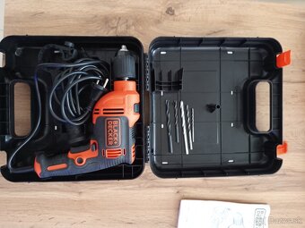 Príklepová vŕtačka Black+Decker BEH710K, 710 W - 2