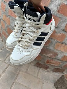 Adidas HOOPS botasky veľkosť č. 41,5 - 2