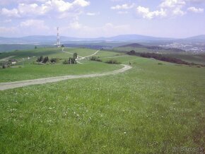 Predám pozemky v Kavečanoch v rozlohe 15 000 m2/ 1,5 hektára - 2