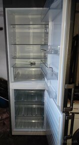 Kombinovná chladnička Whirlpool + mraziaci box Calex - 2
