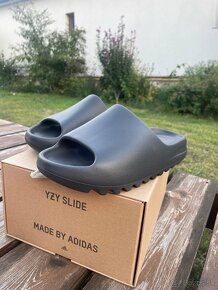 Yeezy Slides Onyx - 2