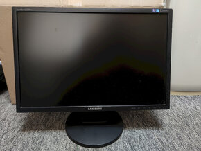 Samsung 2243NW 22" monitor - 2