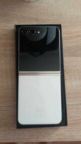 Samsung Galaxy Z Flip5 5G 8 GB / 256 GB + Hodinky - 2