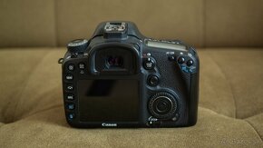 Canon EOS 7D - 2