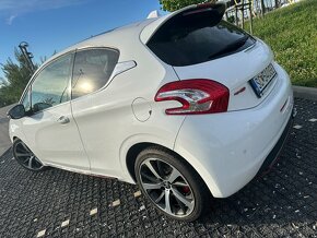 Peugeot 208 GT - 2