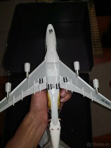 Boeing 747-400.  1:200 - 2