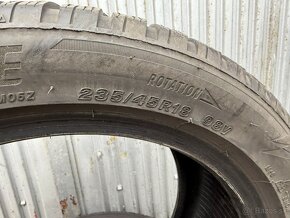 2ks Zimne pneumatiky BRIDGESTONE 235/45 R18 - 2