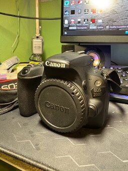 Canon 200D - 2