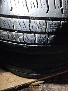 Predám celorocne pneumatiky 215/65 R16 - 2