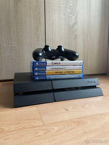 Playstation 4 + Dualshock 4 + 4 hry + kabeláž - 2