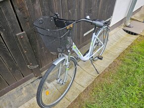 KRASNY ELEGANTNY DAMSKY BICYKEL s KOSIKOM - 2