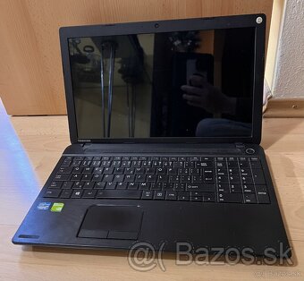 Toshiba - Intel i3 - Nvidia Geforce - 320GB HDD - nabijacka - 2