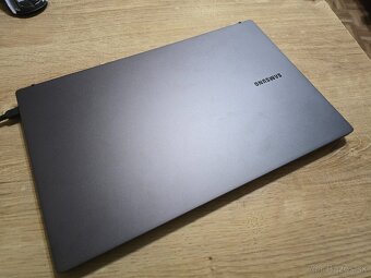 Samsung Galaxy BOOK 3 s i5 procesorom 13 generacie 8gb ram a - 2