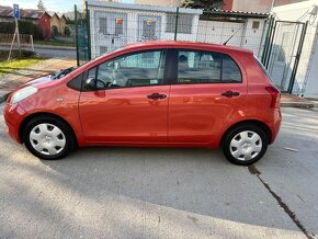 Toyota Yaris 1.3 VVT-I - 2