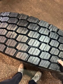 Pneumatiky 295/60 R22,5 - 2